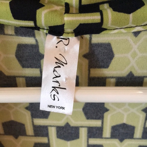 Cowl neck sleeveless top - Picture 2 of 3